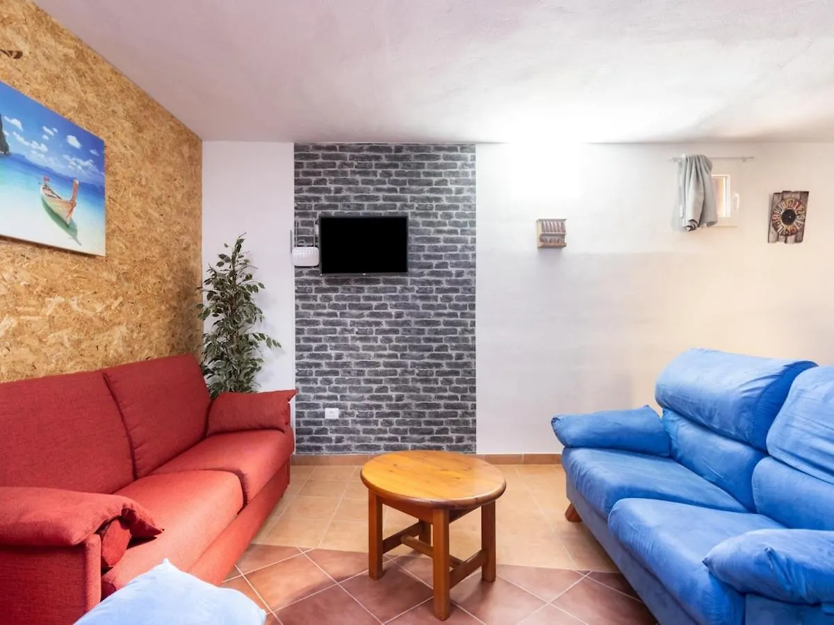 Finca La Huerta- House A with pool, bbq&terrace by Edén Rentals Santa Catalina