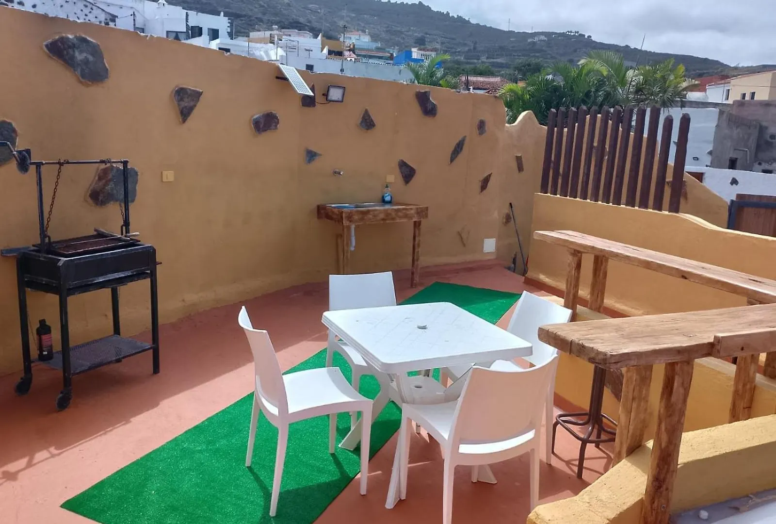 Finca La Huerta- House A with pool, bbq&terrace by Edén Rentals Santa Catalina Сasa de vacaciones